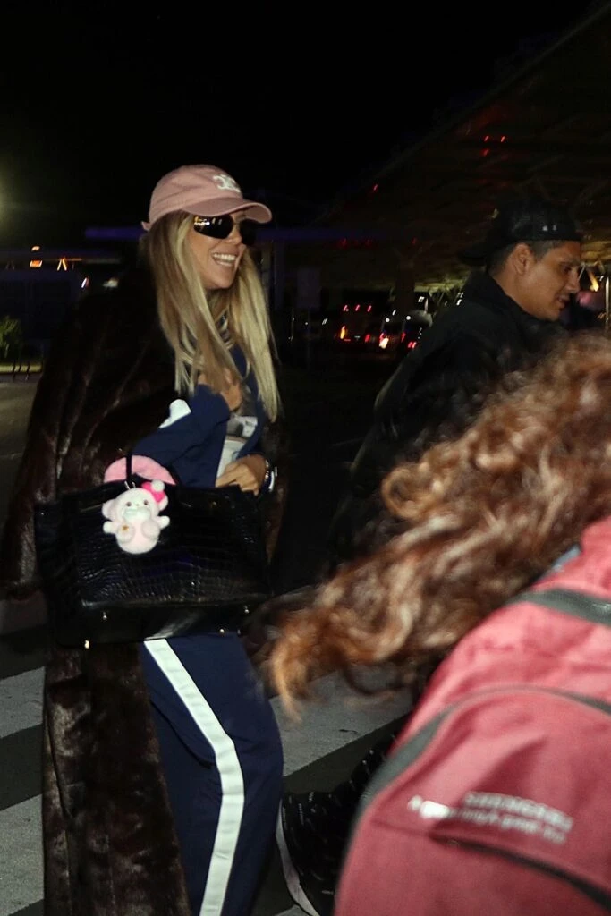 Las fotos de Wanda Nara en Ezeiza, rumbo a Turquía