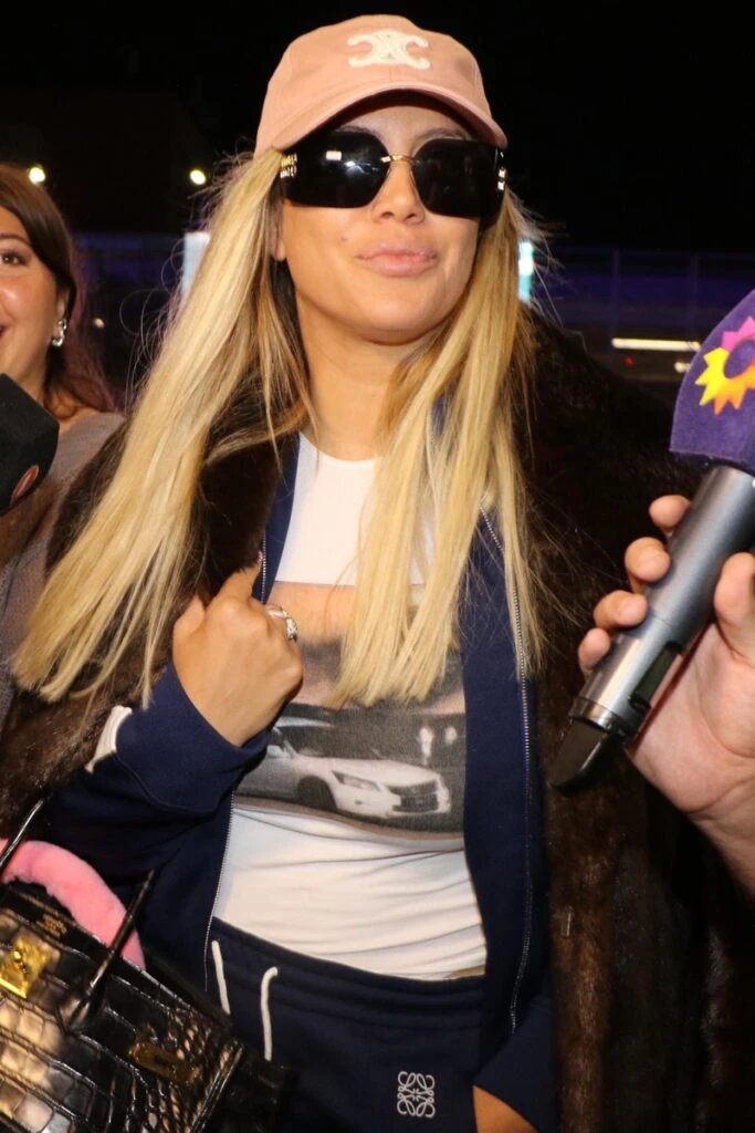 Las fotos de Wanda Nara en Ezeiza, rumbo a Turquía