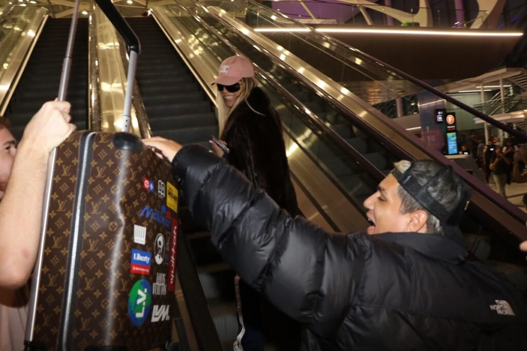 Las fotos de Wanda Nara en Ezeiza, rumbo a Turquía