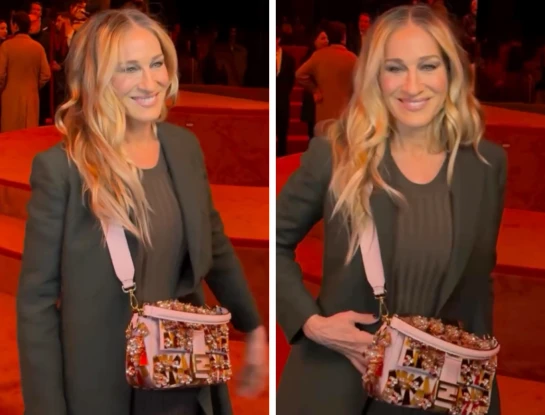Sarah Jessica Parker en el desfile de Fendi llevó la icónica cartera Bagette y marcó tendencia con sus botas