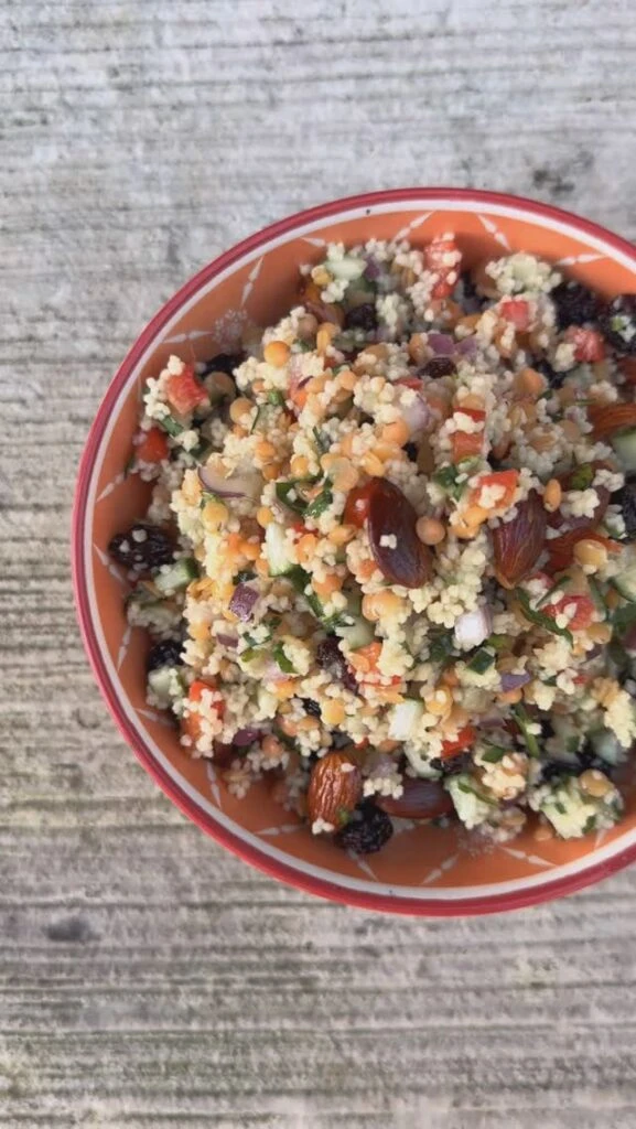 Ensalada de lentejas coral y cous cous