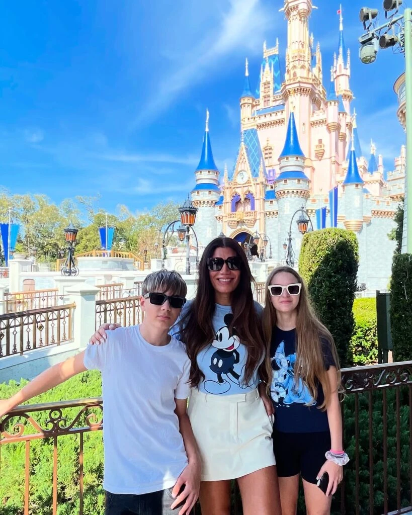 Flor de la V visitó Disney con su familia antes de volver a la teve