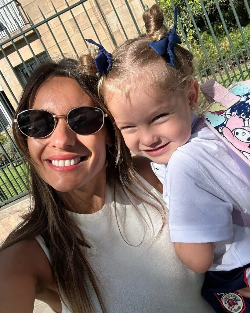 Las fotos de Ana García Moritán en su primer día de clase. Foto: IG.