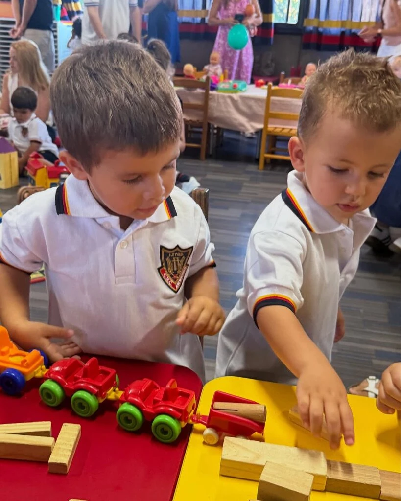 La emoción de Mica Viciconte y de Fabián Cubero en el primer día de clases de Luca, su hijo