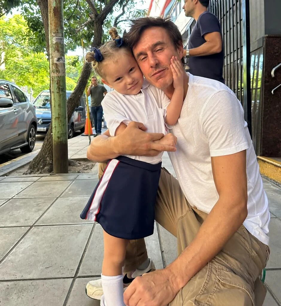 Las fotos de Ana García Moritán en su primer día de clase. Foto: IG.