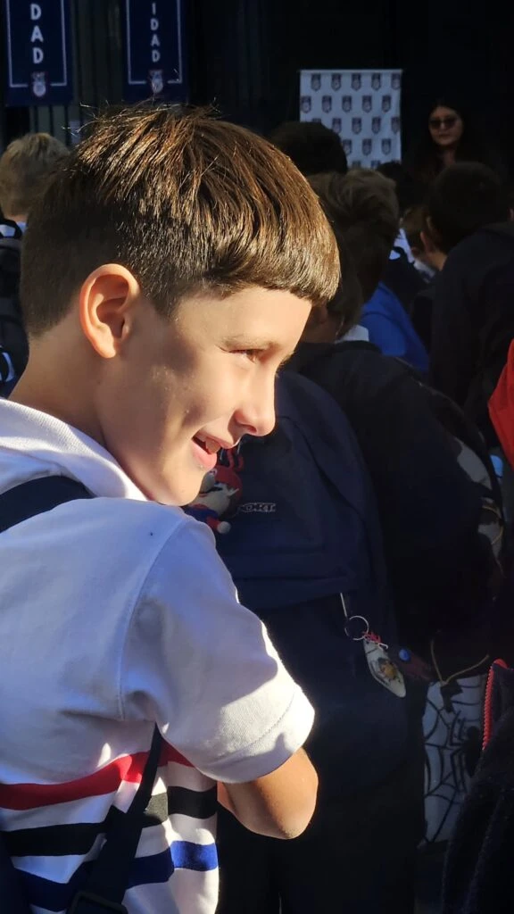 Las fotos del primer día de clases de Benicio Vicuña. Foto: IG.