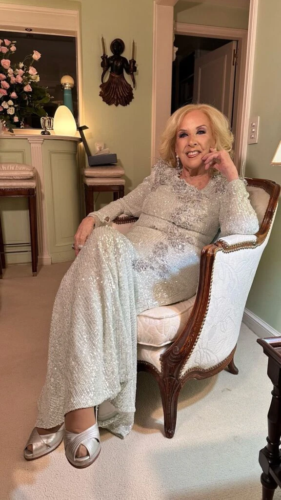 El primer look de Mirtha Legrand para su fiesta