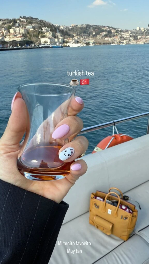 Así fue la llegada de Wanda Nara a Turquía: todas las fotos