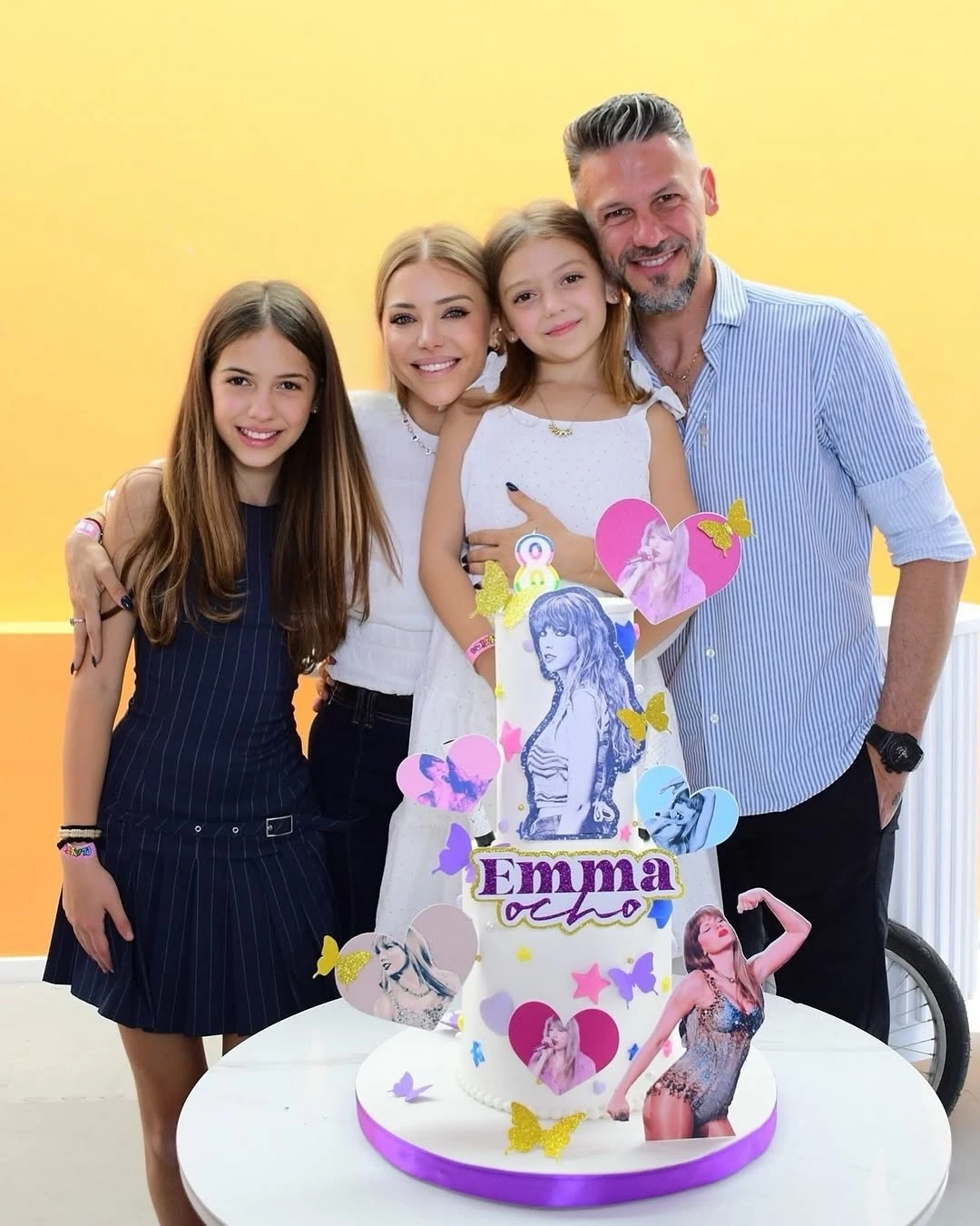Evangelina Anderson, Martín Demichelis junto a sus hijas. Fotos: IG.