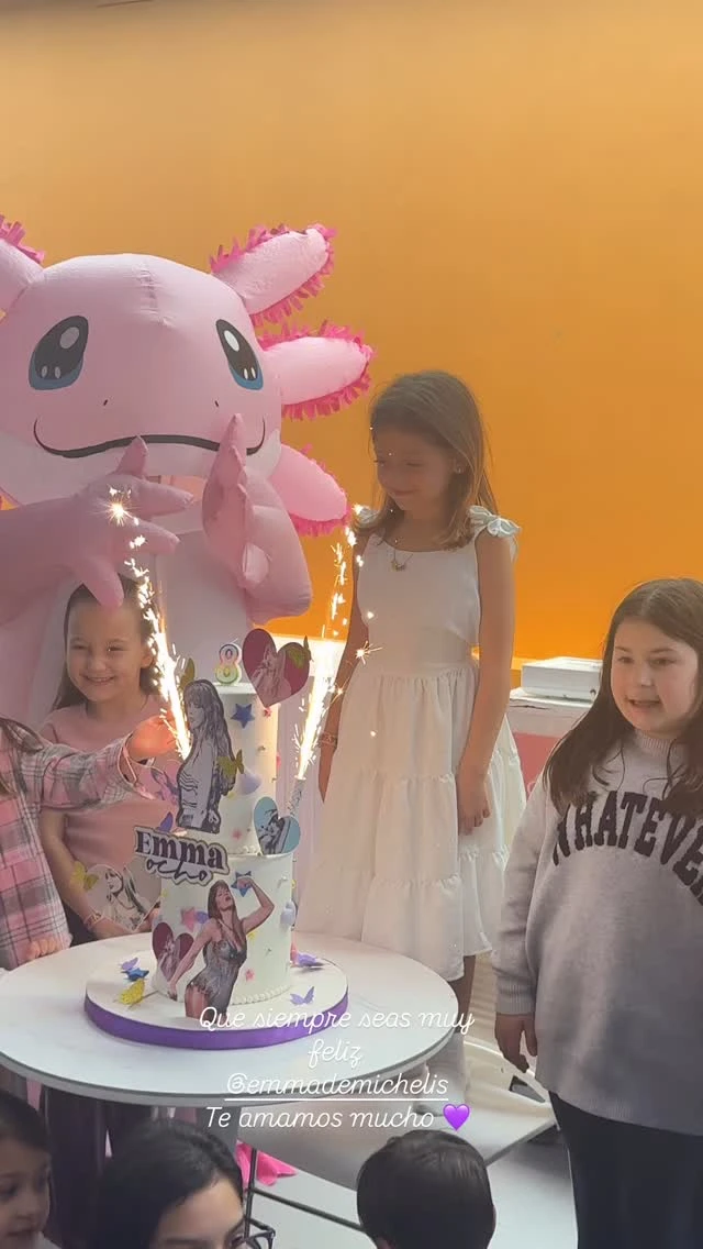 Emma tuvo su primer celebración en México. Fotos: IG.