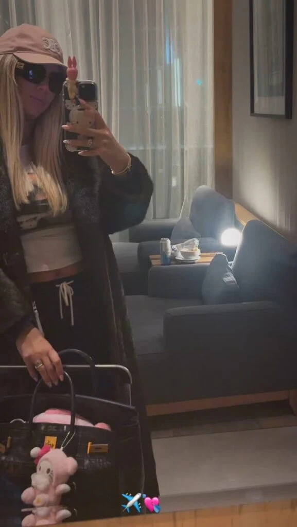 El look de Wanda Nara para viajar