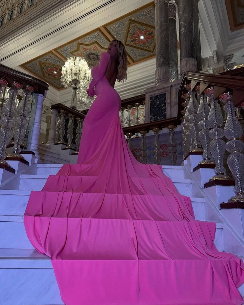 Así fue el vestido que llevó Wanda Nara en la ceremonia. Fotos: IG.