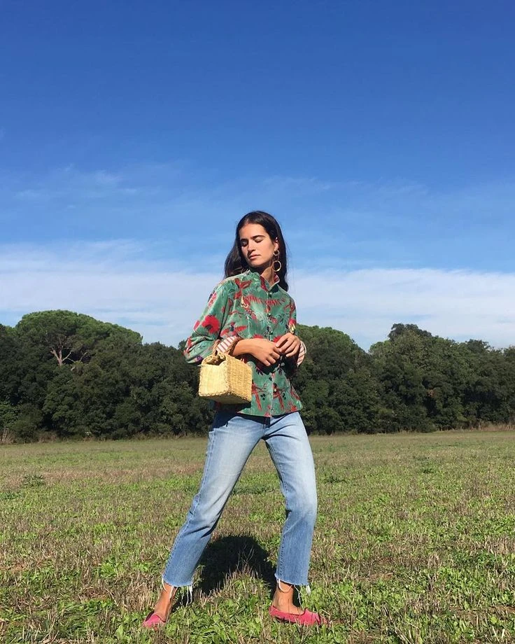 Buscas comodidad y estilo italiano? Descubre las nuevas zapatillas venecianas de Mango, un calzado clásico y elegante ideal para primavera y verano, inspirado en la tradición italiana y perfecto para cualquier ocasió