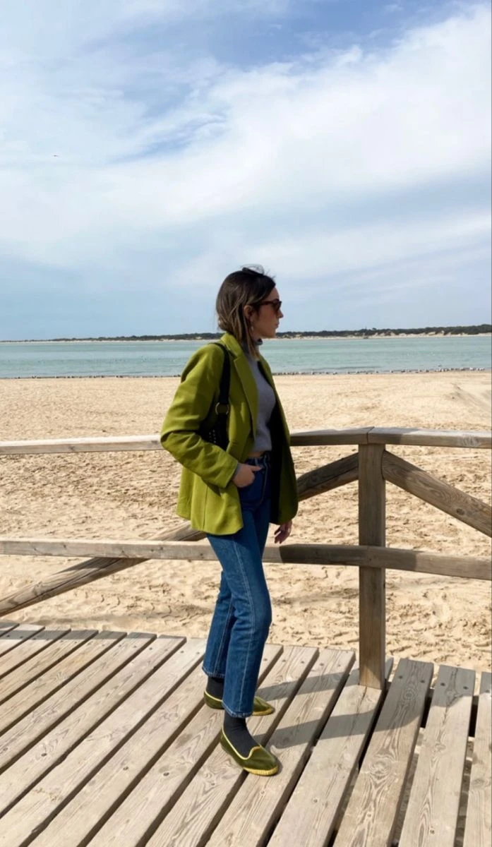 Buscas comodidad y estilo italiano? Descubre las nuevas zapatillas venecianas de Mango, un calzado clásico y elegante ideal para primavera y verano, inspirado en la tradición italiana y perfecto para cualquier ocasió