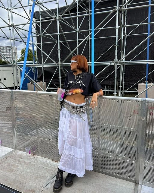 Looks con falda de encaje para festivales