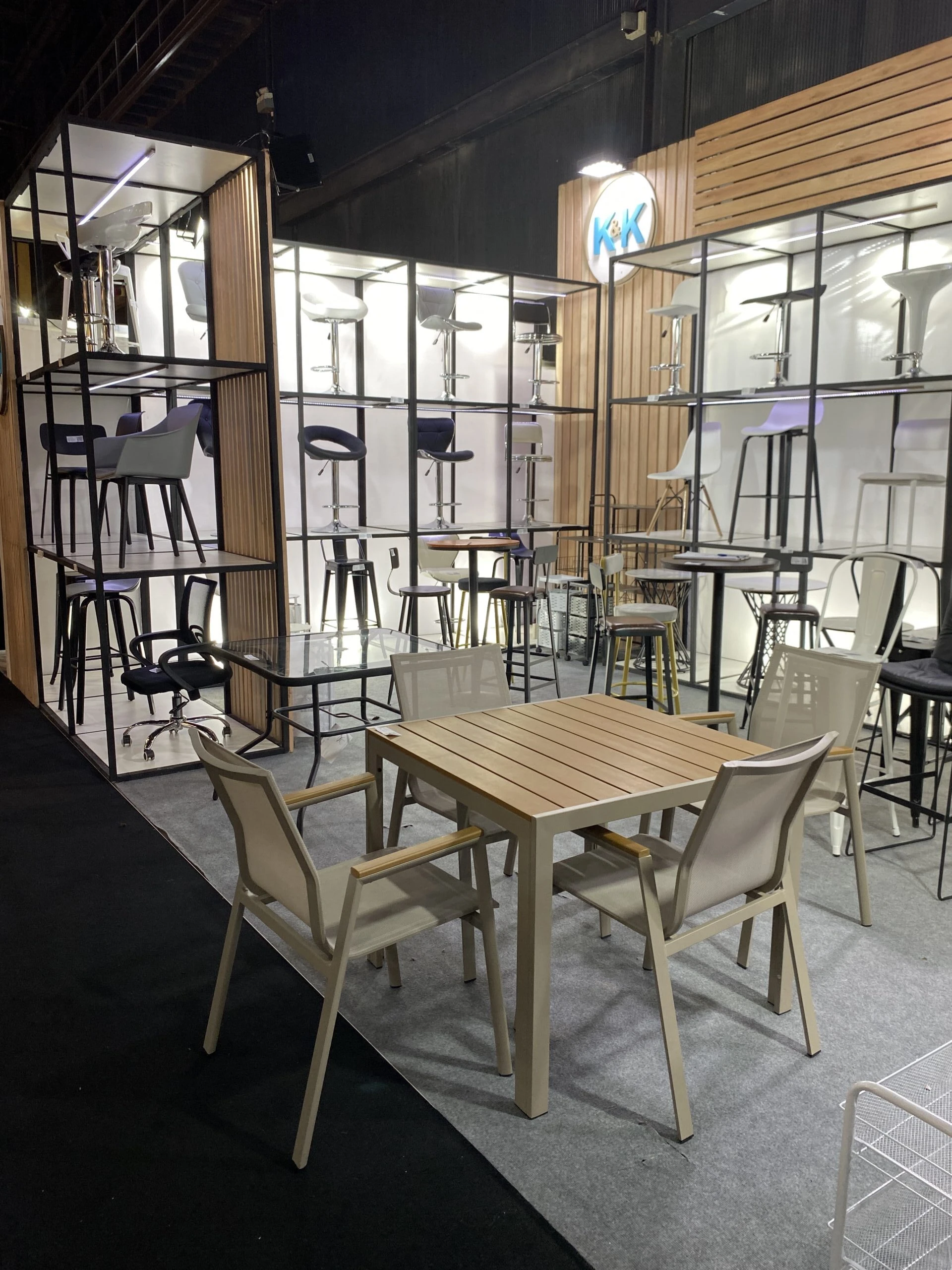 Extraordinaria exhibición de sillas en Expo Presentes.