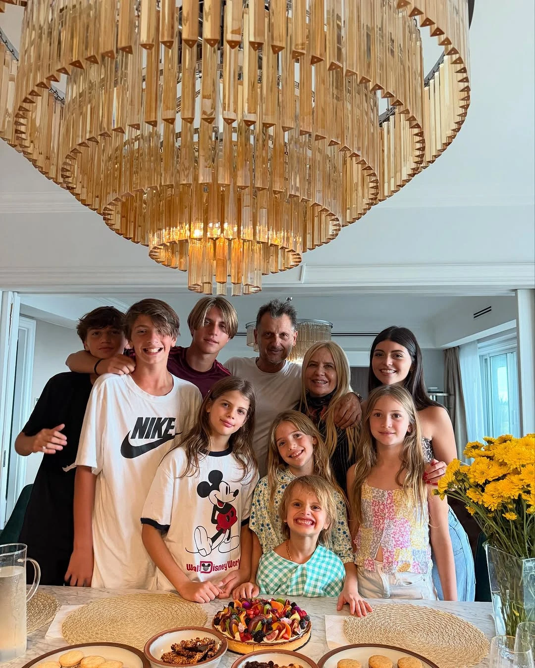 La foto de Nora con todos su nietos