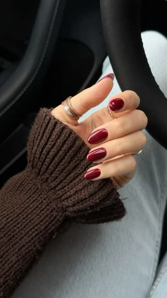7 estilos en uñas elegantes y trendy para recibir el otoño red nails