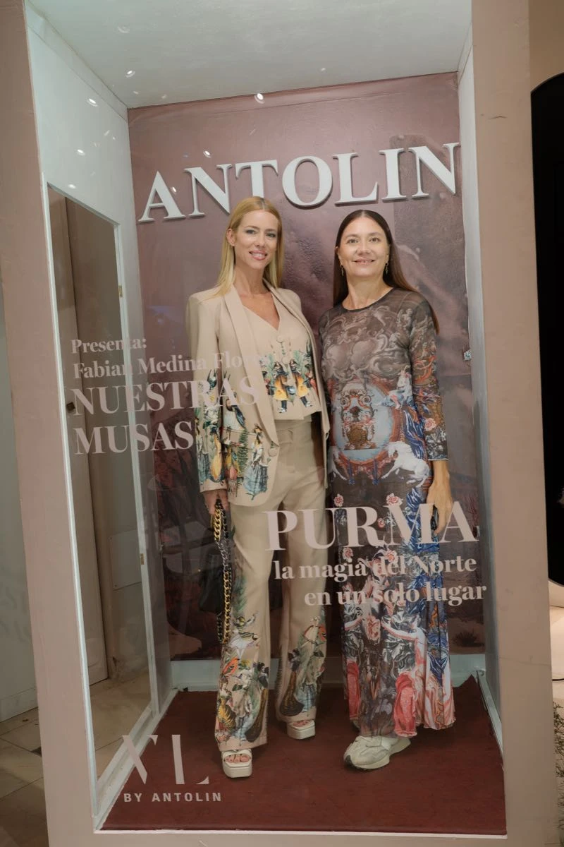 Nicole Neumann junto a la diseñadora Natalia Antolín.