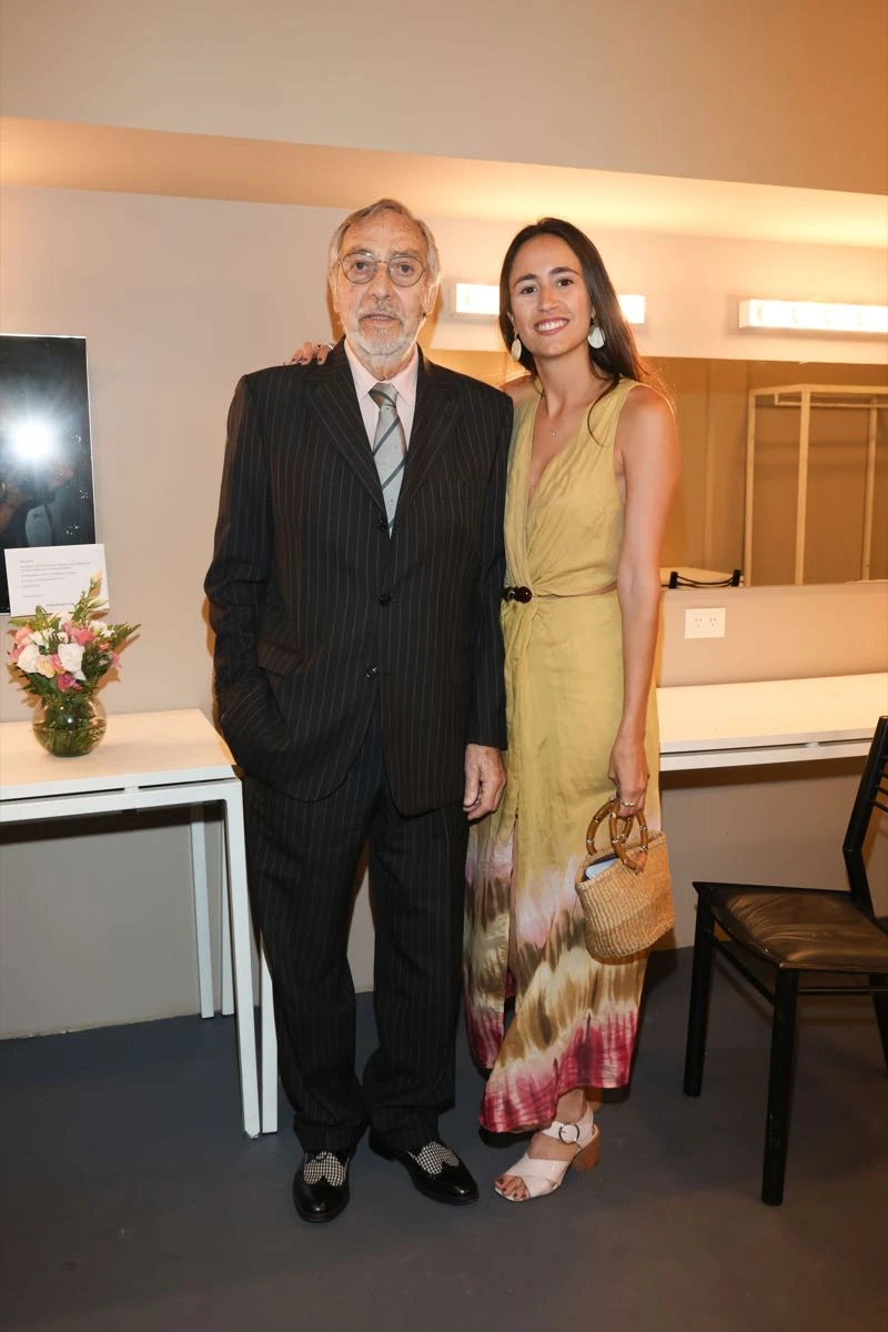 Luis Brandoni con su nieta mayor que vive en Madrid, Olivia. 