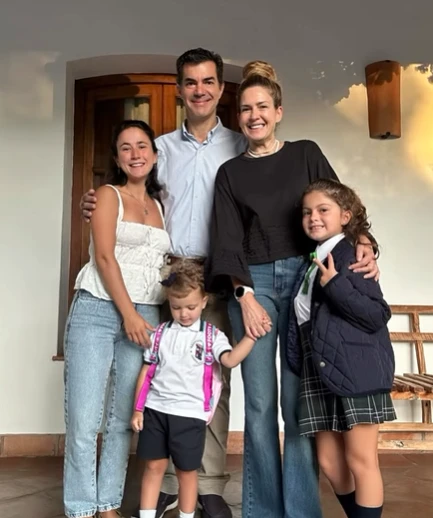 Las fotos del primer día de clases de Belita y Julia Urtubey. Foto: IG.