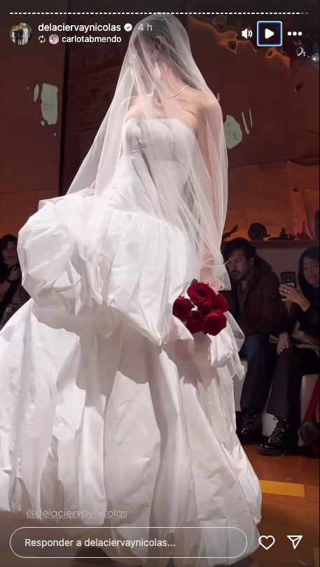 El vestido que se probó Fabiola Yáñez fue desfilado en pasarela