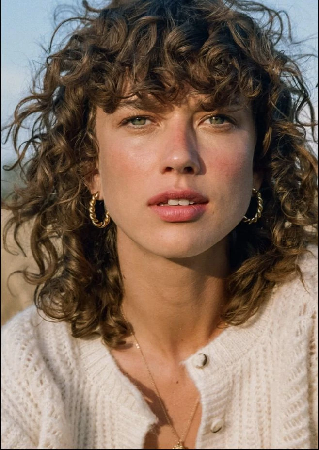 Curly wolf cut, el corte ideal para potenciar tus rulos