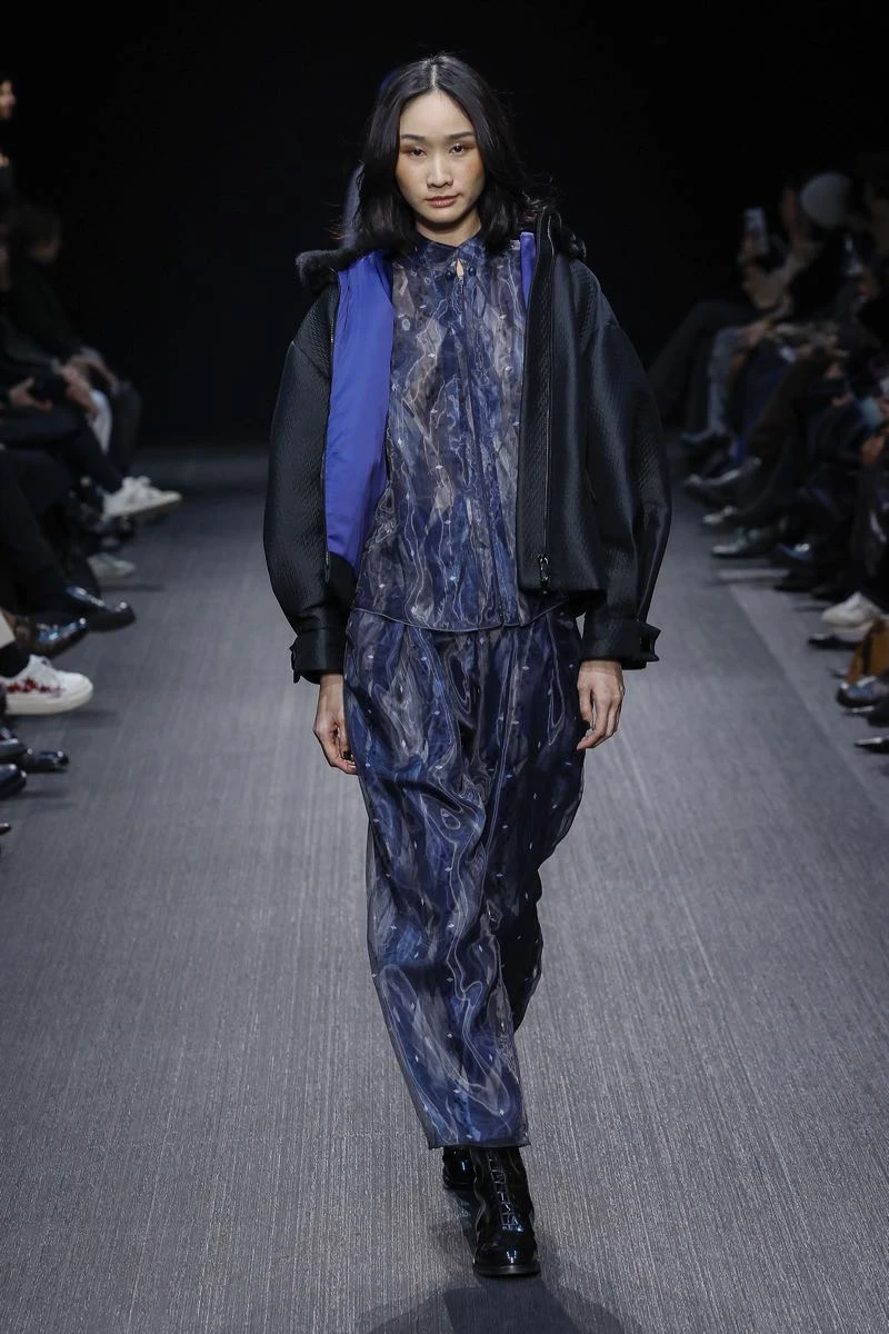 Emporio Armani , otoño invierno 2025 en Milan Fashion Week.