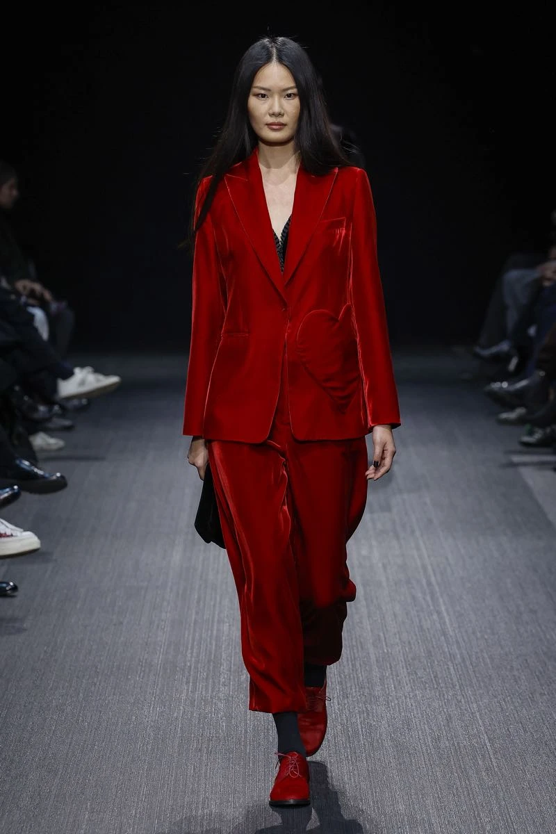 Emporio Armani , otoño invierno 2025 en Milan Fashion Week.