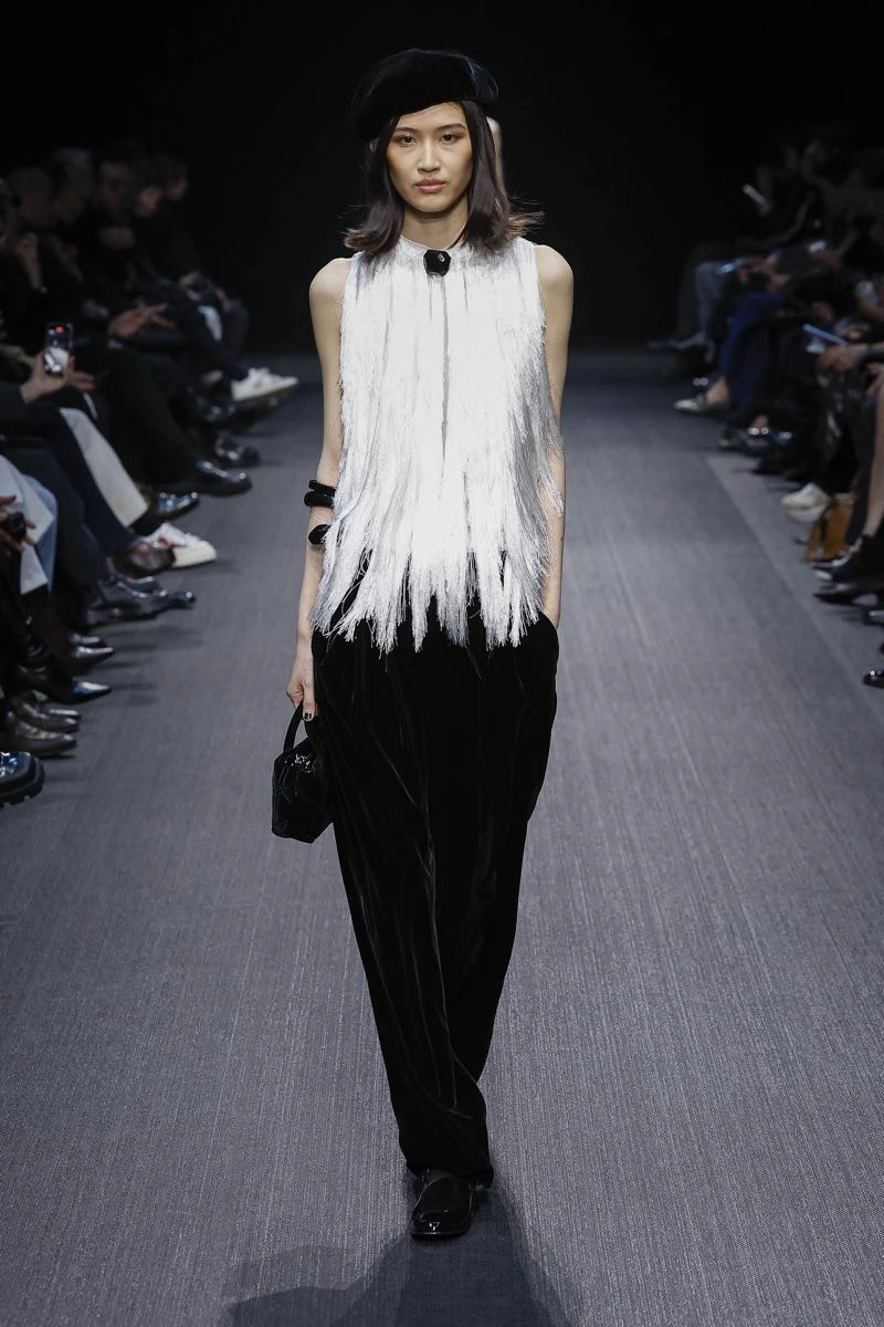 Emporio Armani , otoño invierno 2025 en Milan Fashion Week.