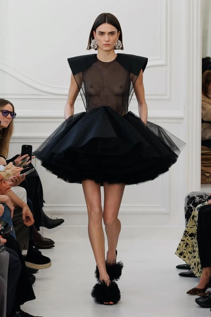 Desfile Givenchy en la Semana de Moda de París.