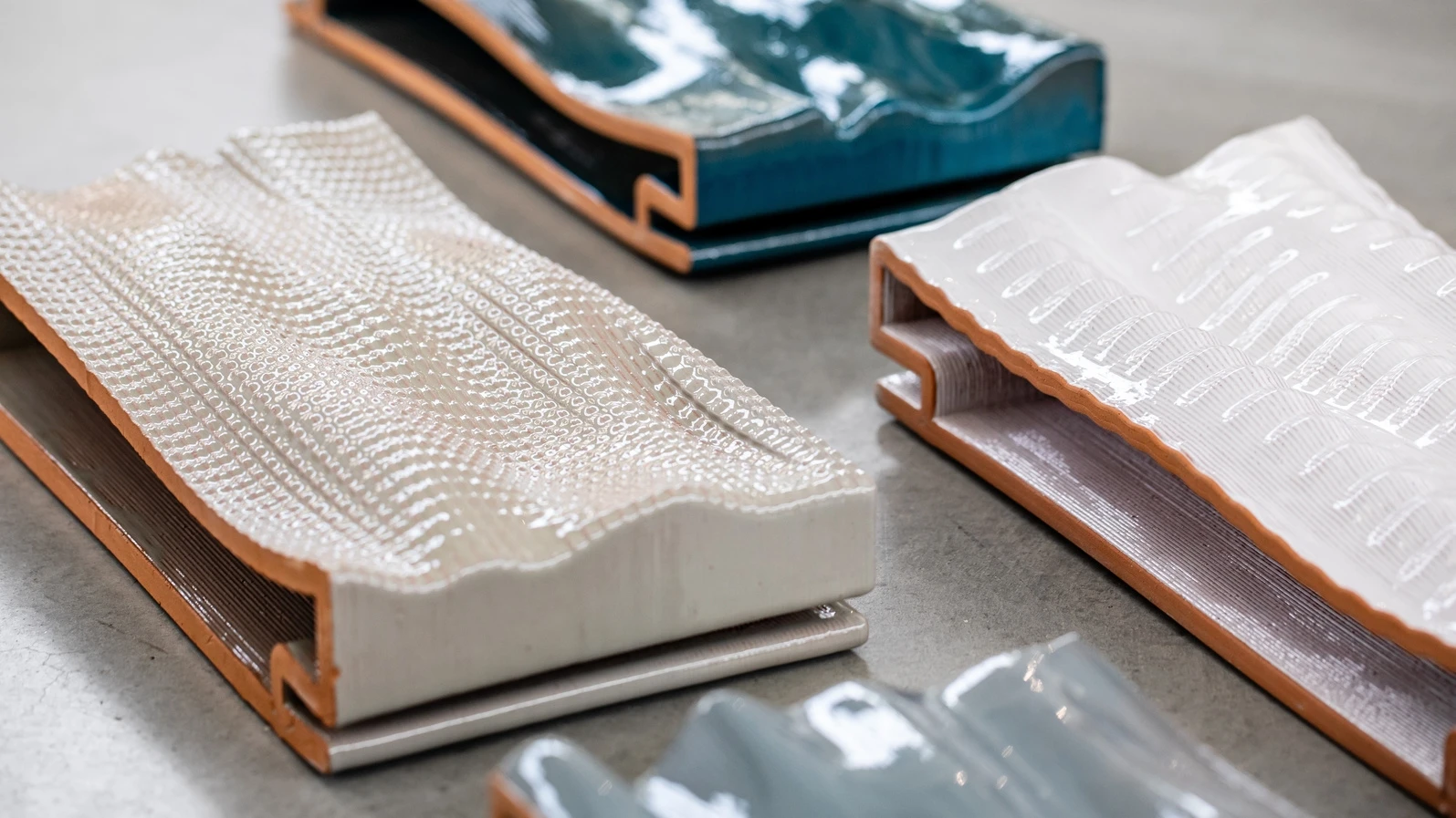 IOUS está desarrollando un sistema de revestimientos cerámicos y mármol impresos en 3D. 