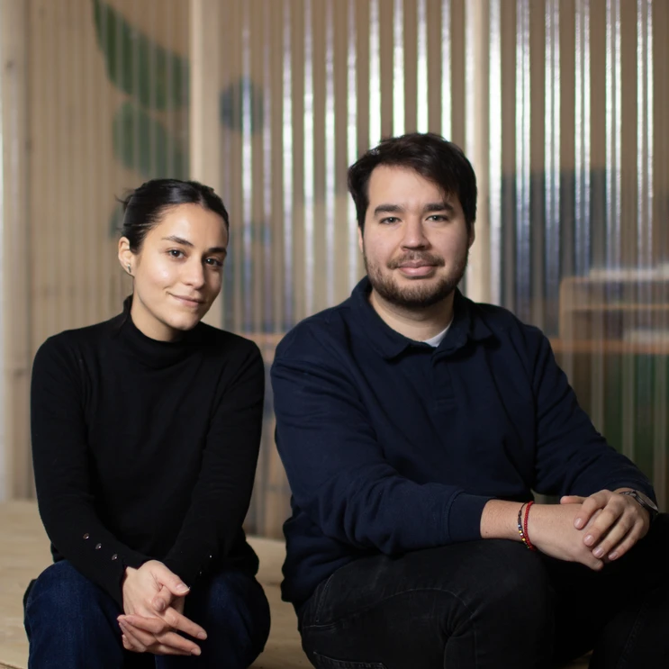 Sol Sánchez Cimarelli y Agustín Ros de IOUS.