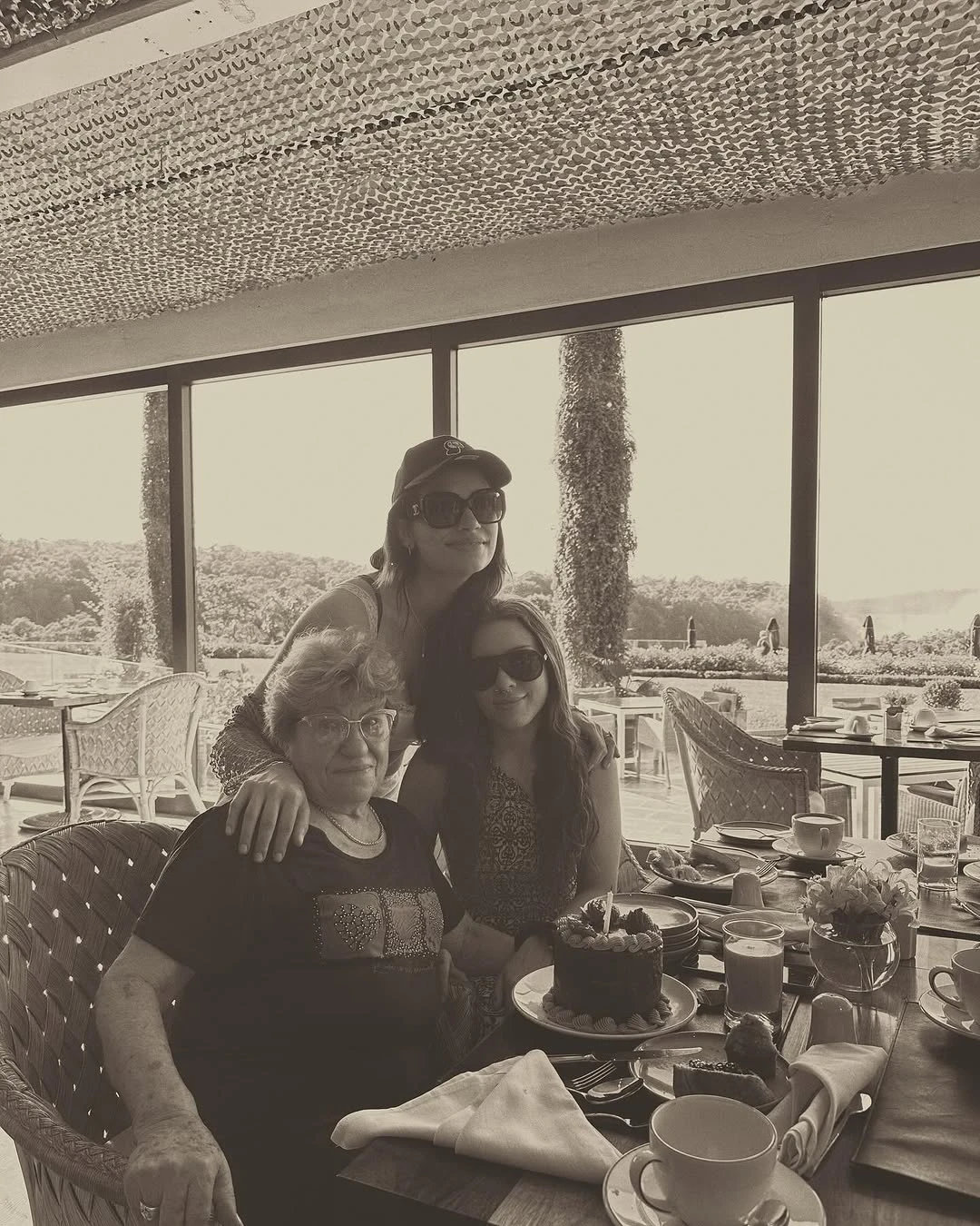 Las fotos de Eva de Dominici en Iguazú, con su abuela