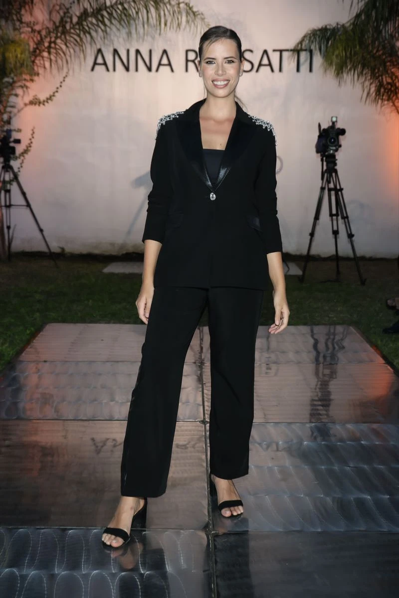 Look Connie Moskeira