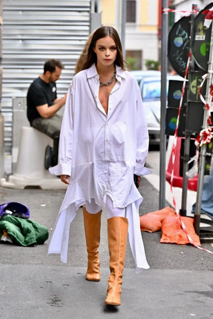 La raya al costado es el peinado tendencia que ama el street style