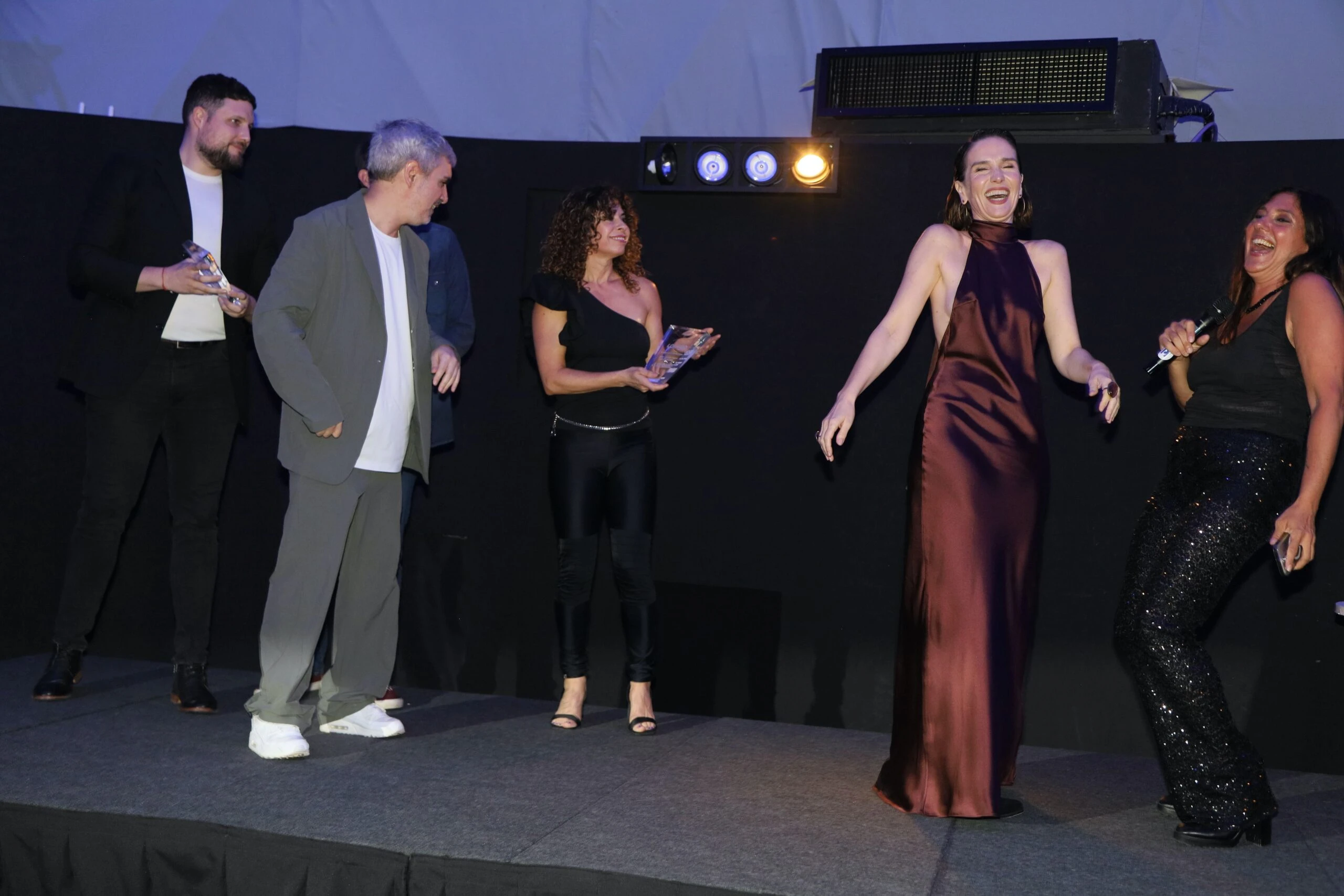 Natalia Oreiro llevó un look lencero en la entrega de los premios Cóndor