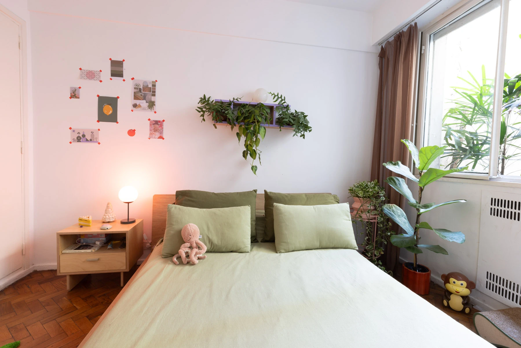 Tan lúdico y tan verde natural, 100 % con el estilo deco que elige Nacho. 