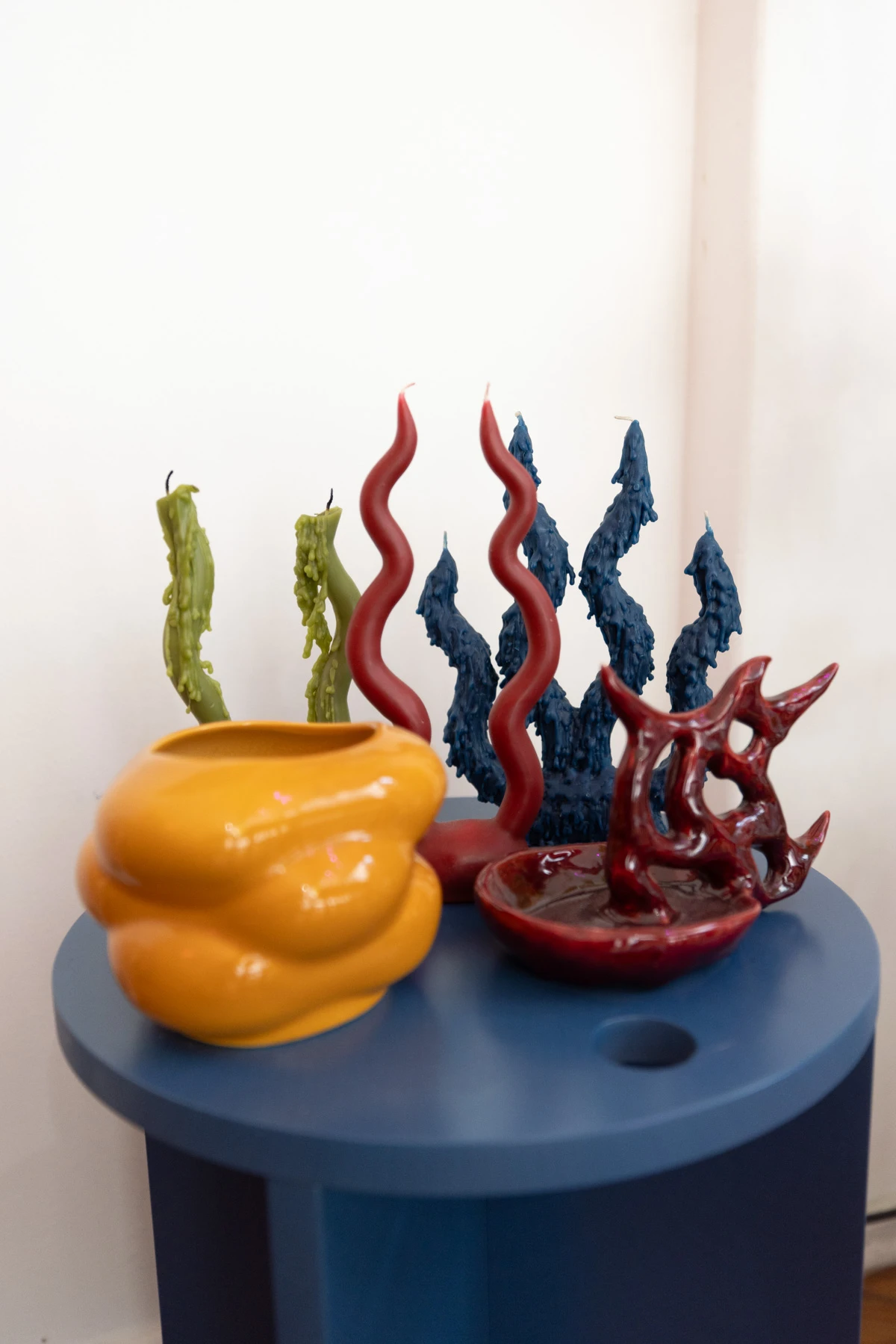 Las velas artesanales de PARTÍCULA (@particula.tienda), un toque de deco fantasy. 