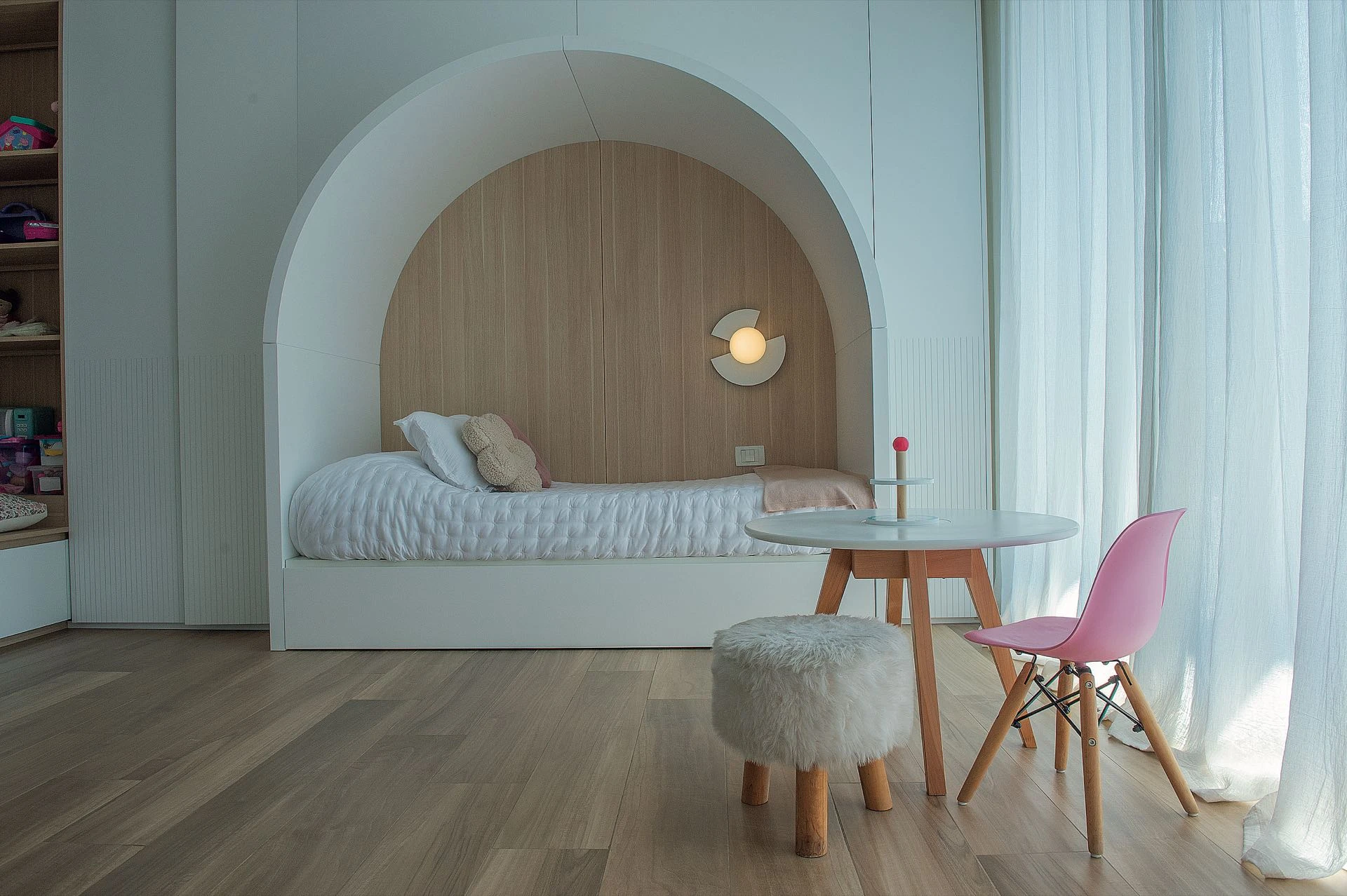 El dormitorio infantil concebido con criterio escenográfico. 