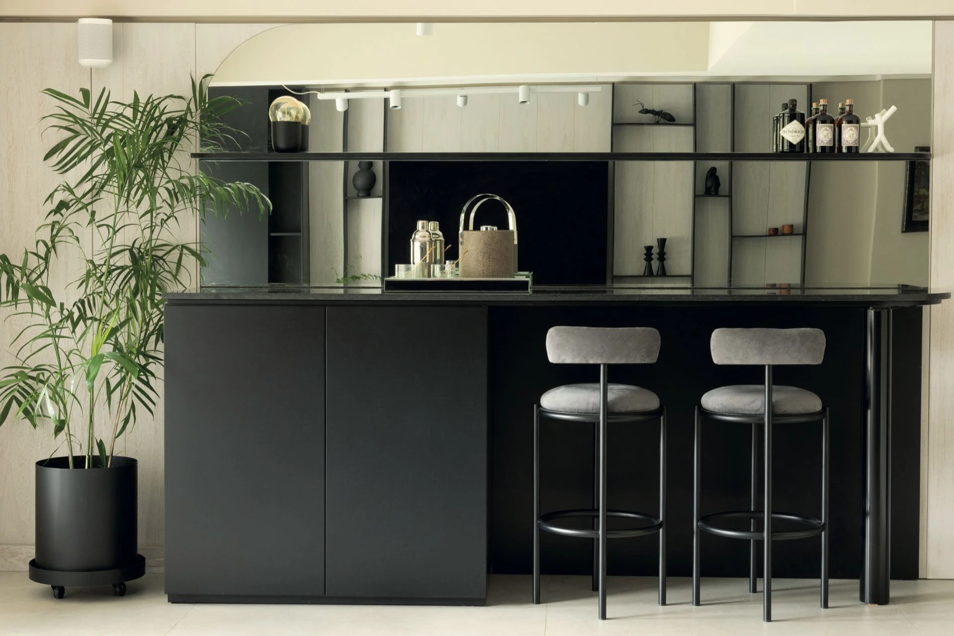 La barra en el living, ideal para reuniones con amigos. 