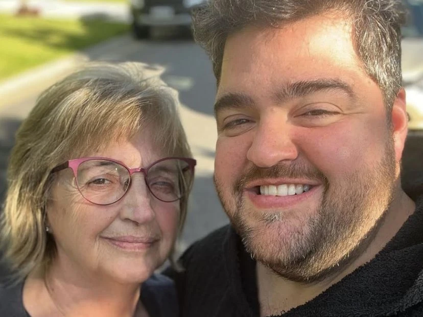 Darío Barassi y su madre