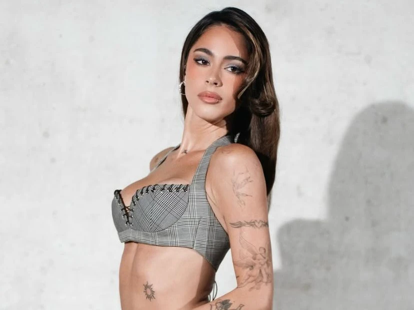 El look de Tini Stoessel