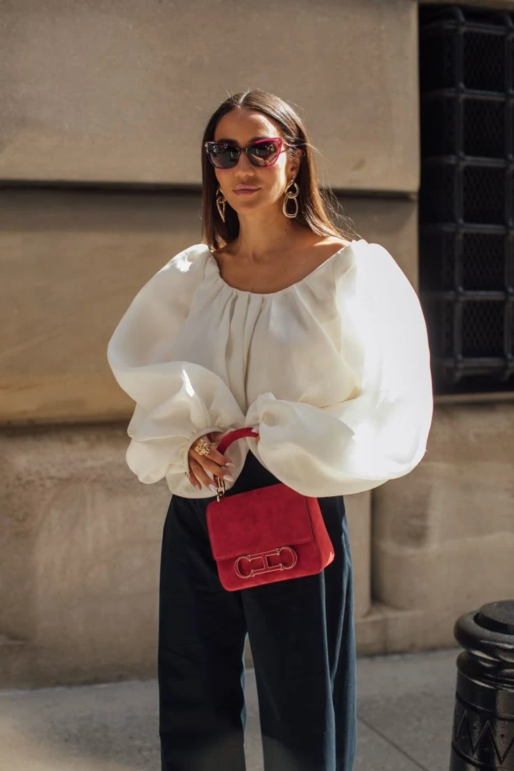 Pampita adoptó la manga globo, el detalle que no te puede faltar este 2025