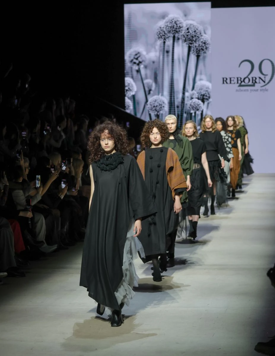 Reborn 29 by Syukriah Rusydi.