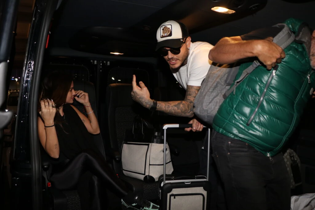 Las fotos de Icardi y la China Suárez en Ezeiza. Foto RS Fotos