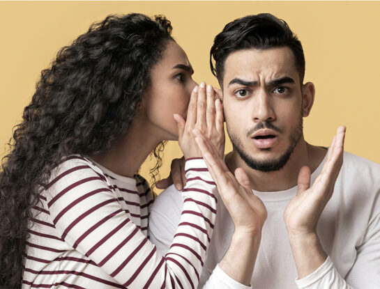 Psicología: secretos y chismes en el trabajo, ¿ayudan o perjudican el clima laboral?