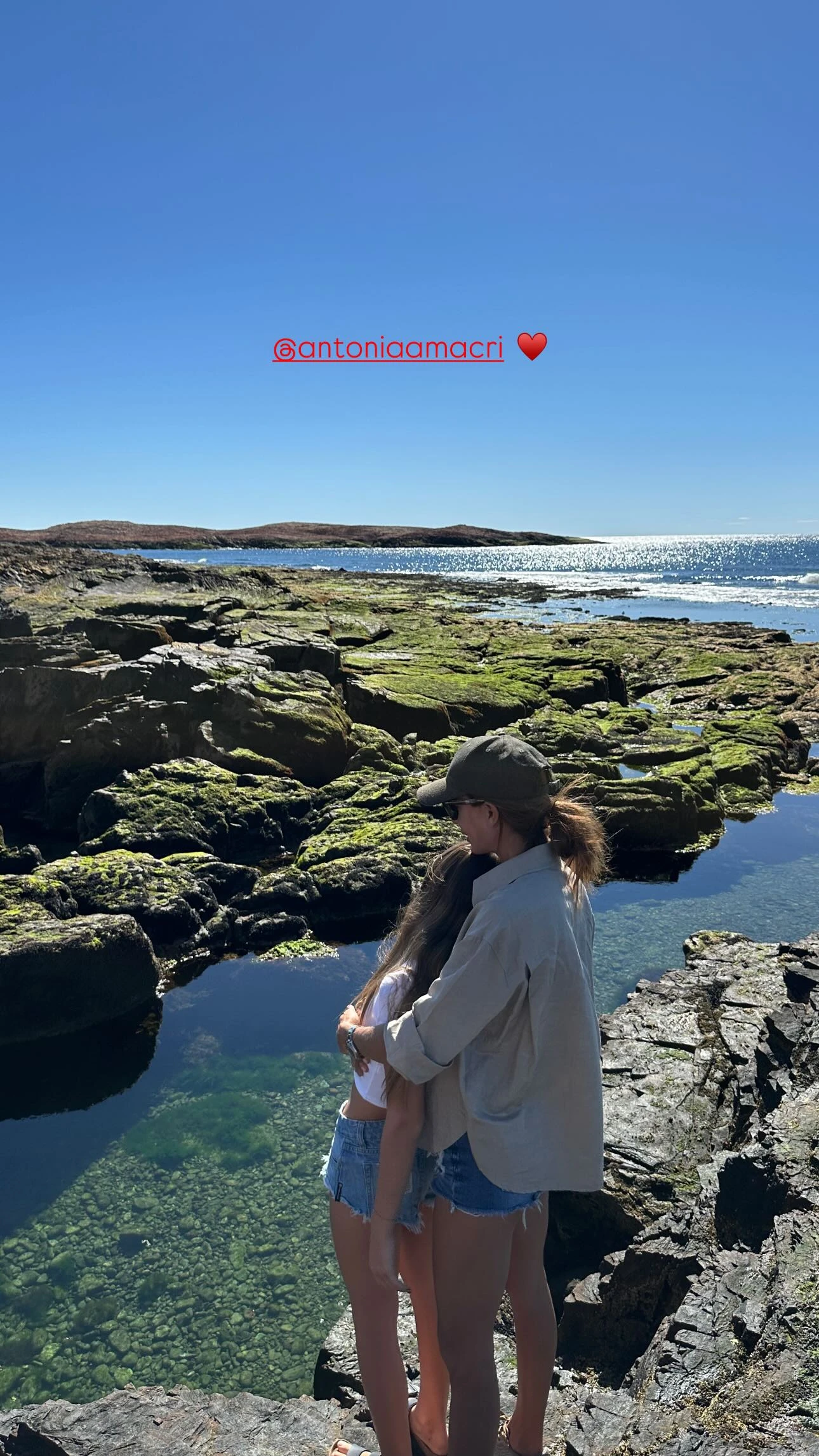 Juliana Awada y Antonia Macri. Fotos: IG.