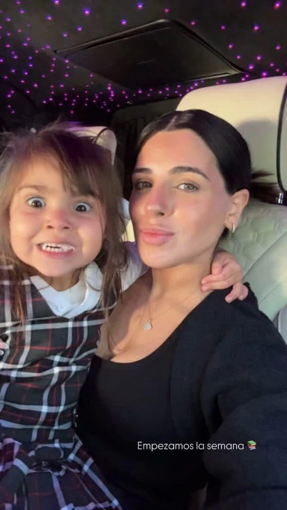 Valentina y Olivia, su hija. Fotos: IG.
