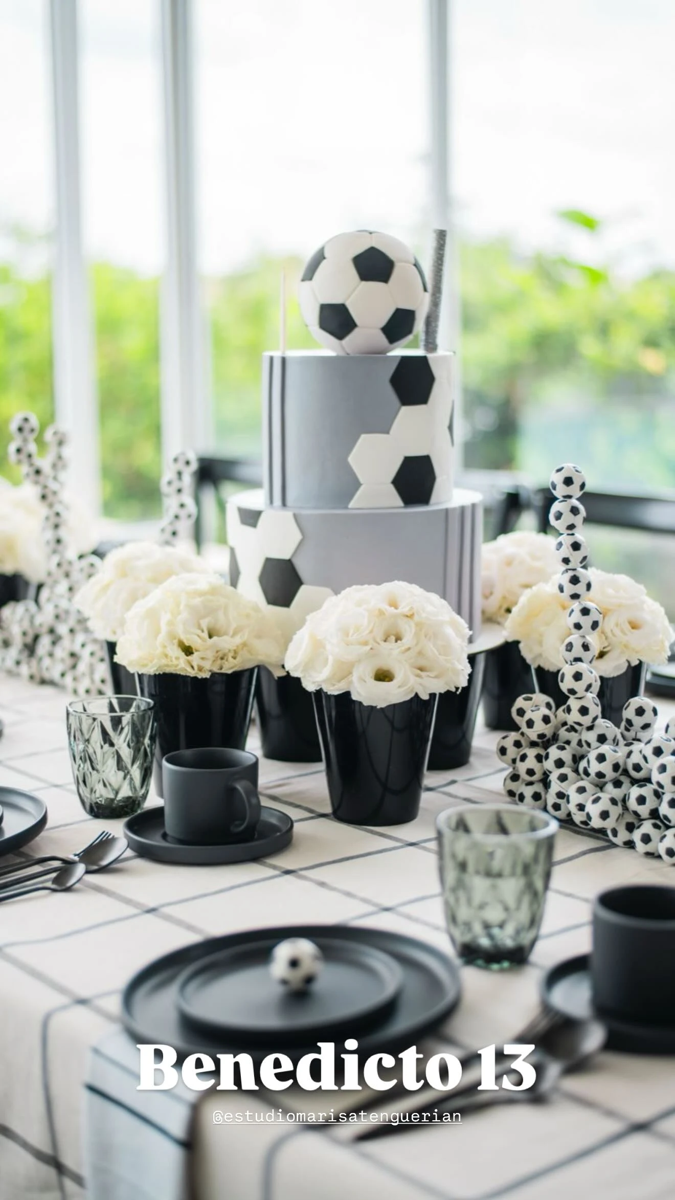 La temática del festejo fue el fútbol. Fotos: IG. 